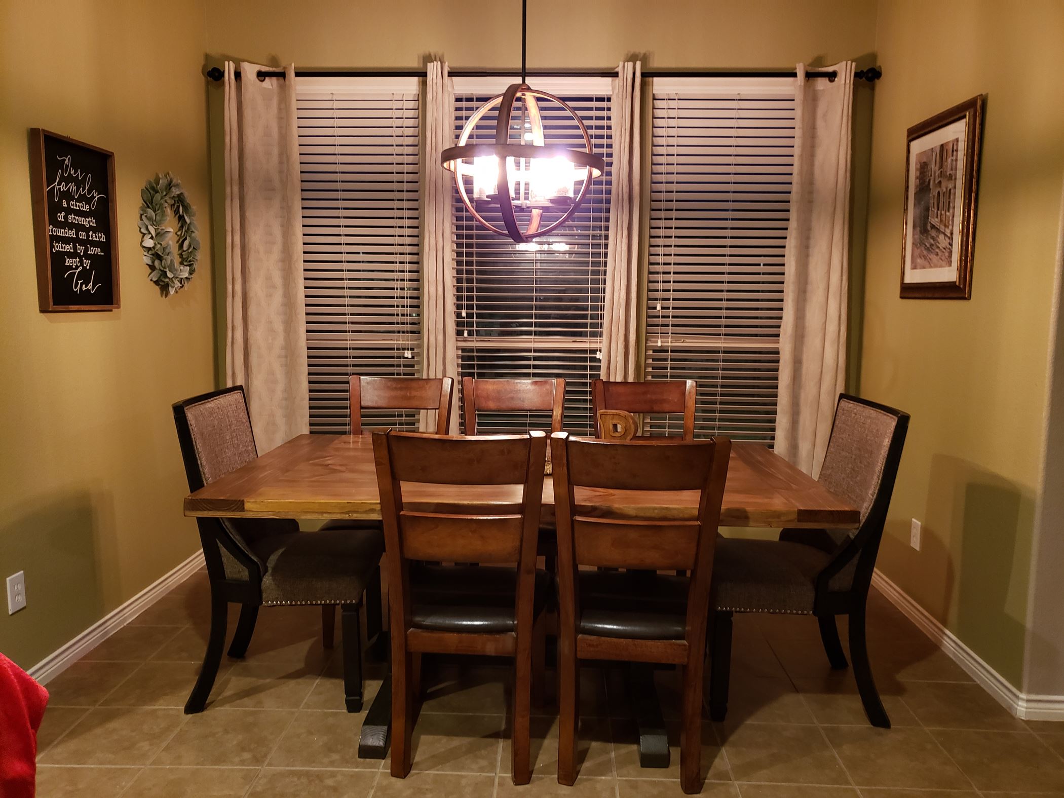 Modal Additional Images for Dining Table
